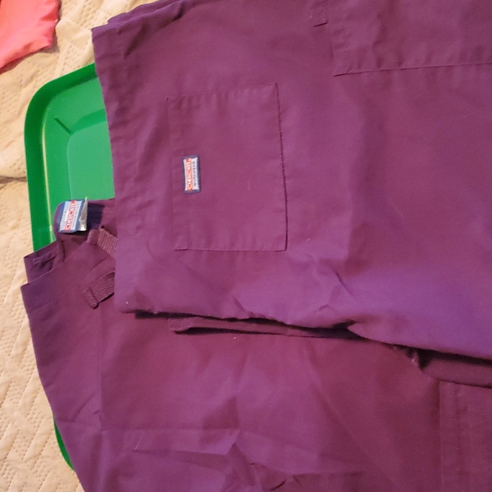 Cherokee Scrub Set